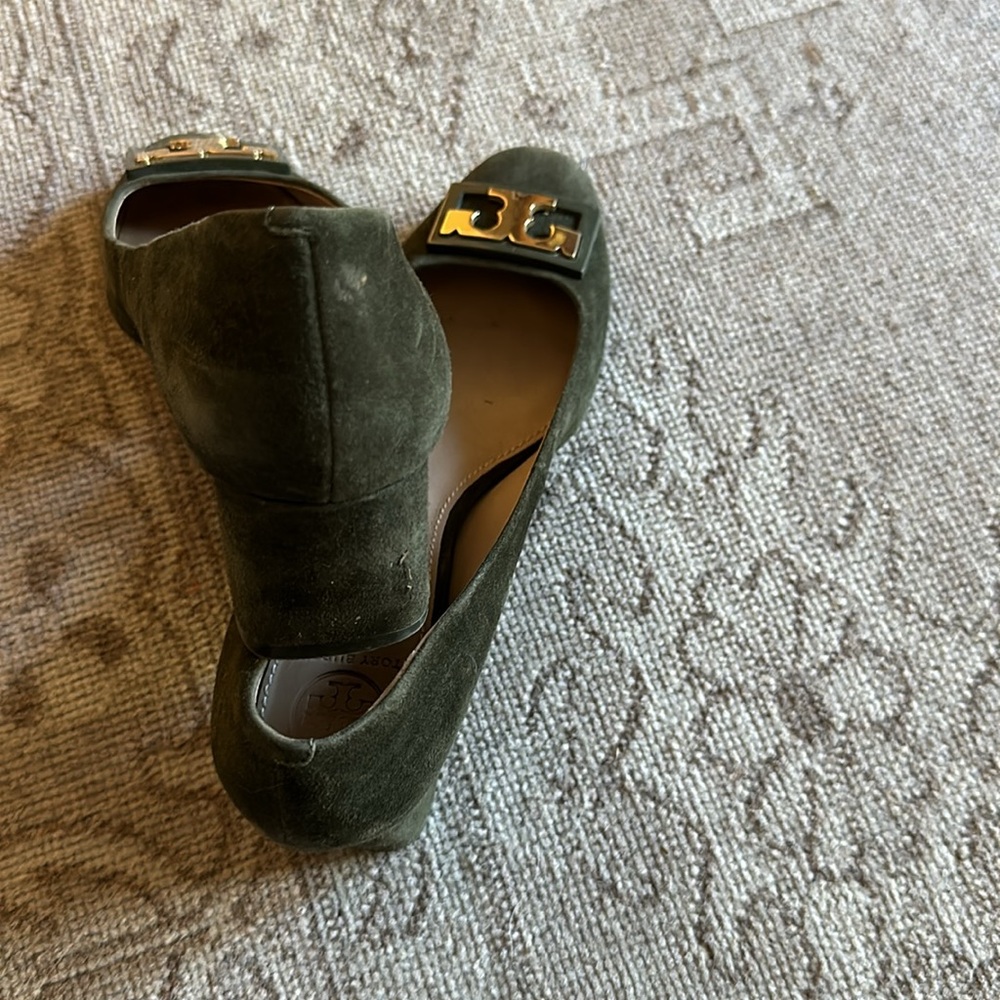 Tory Burch Olive Heels with Metallic Accents - Picture 4 of 4